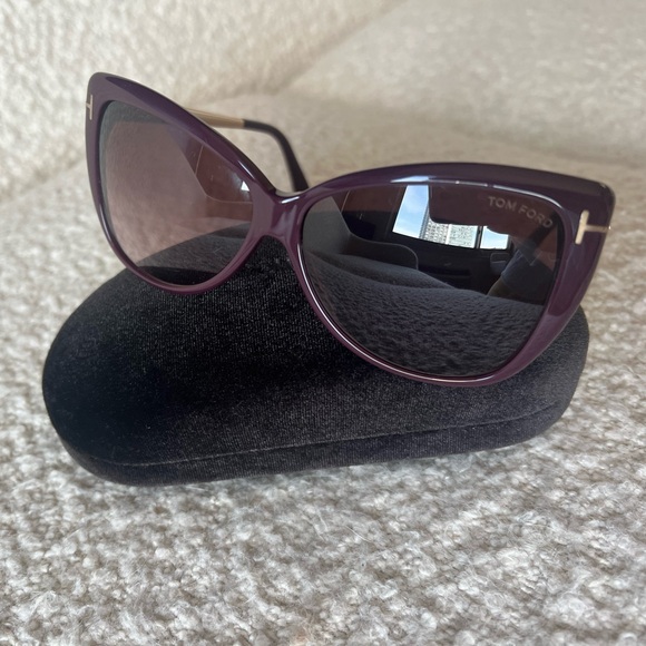 Tom Ford Reveka FT0512 81Z Women’s Cat Eye Sunglasses - Picture 2 of 11